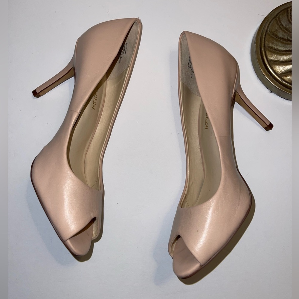 Enzo Angiolini nude heels size 8.5